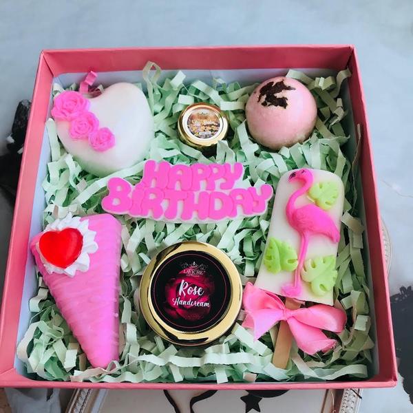 Laviche - Happy Birthday Box2